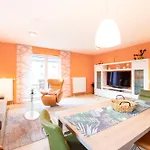 Premium Living - Terrasse & Fahrradweg *