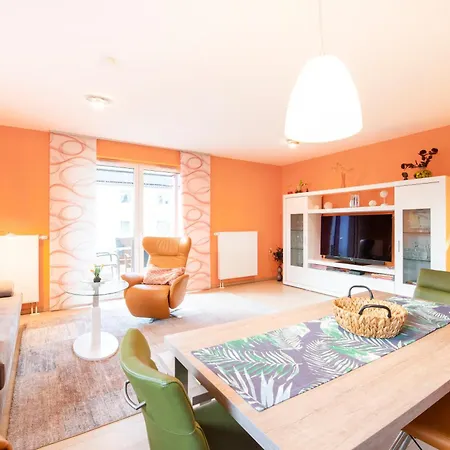 Premium Living - Terrasse & Fahrradweg *
